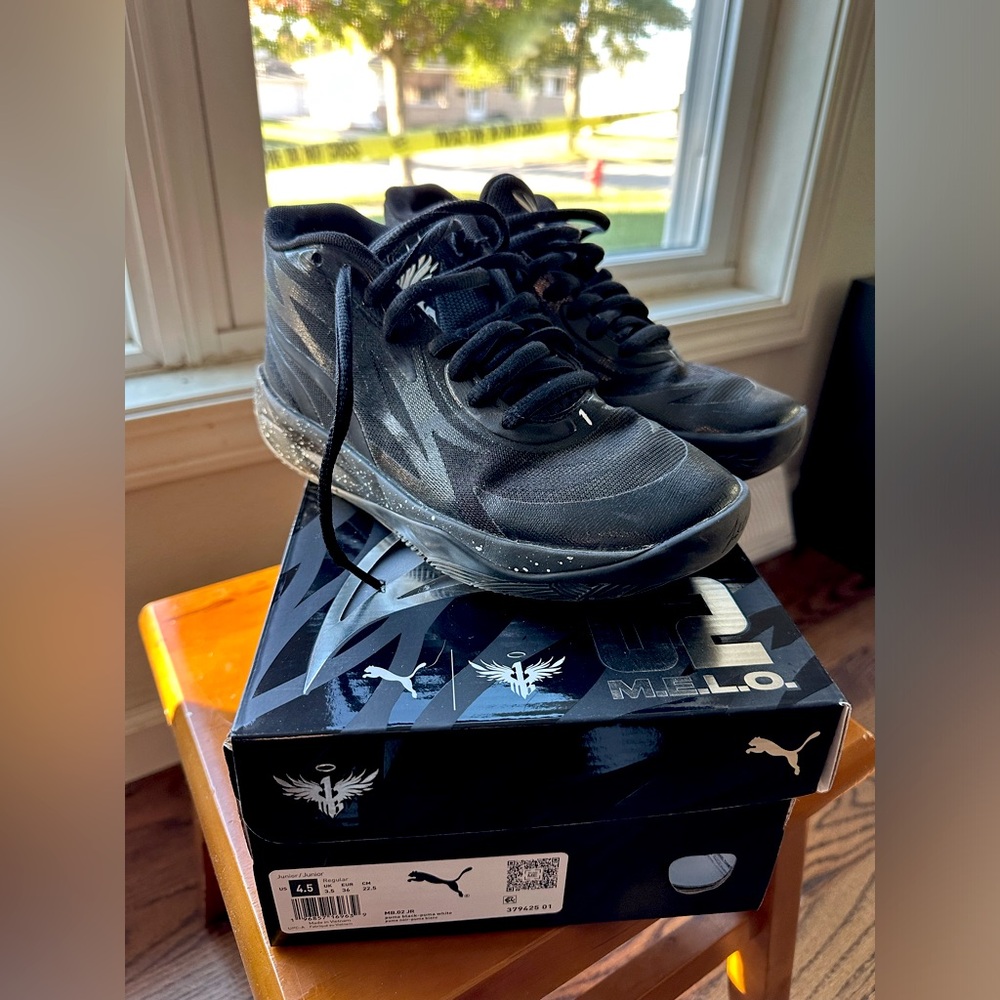 Puma Mb.02 Oreo Basketball Shoes Youth Boys Black Sneakers 37942501 Size 4.5.